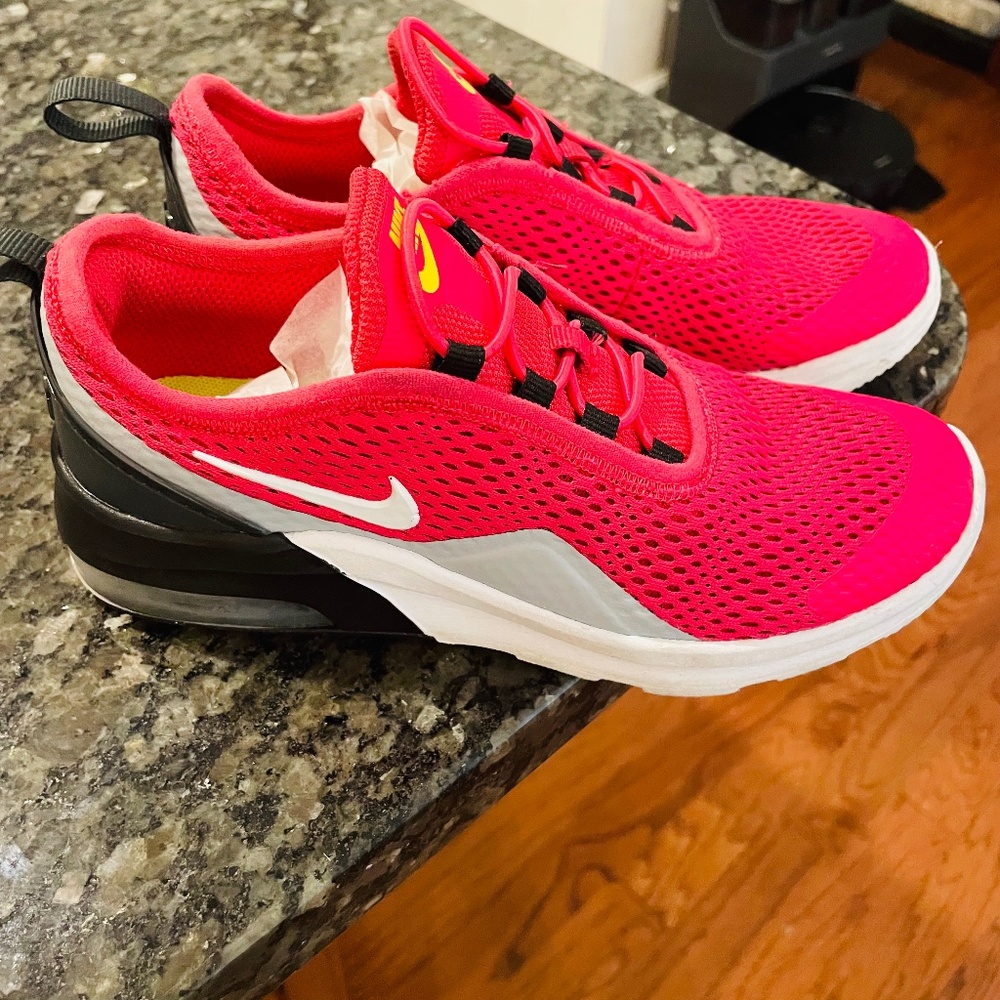 Nike Air Max Motion, Girls 1.5Y